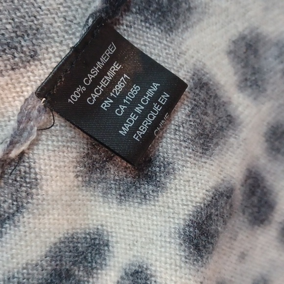 360 Cashmere Cardigan - Picture 5 of 16